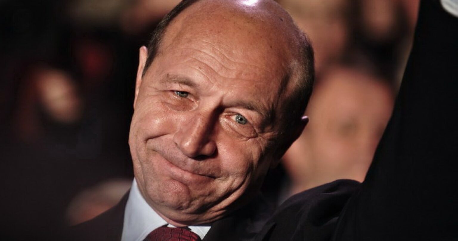 Drama familiei Băsescu: “Mi-au distrus toată familia, acum vor și fiica” Băsescu