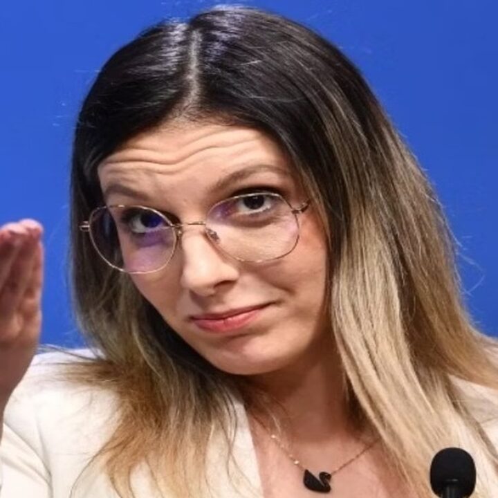 S-a dat vestea momentului! Ce se întâmplă cu scaunul de ministru al Dianei Buzoianu