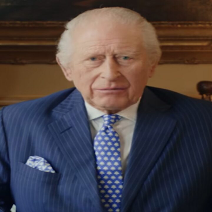 „Singura soluție este să cedeze tronul!”. E oficial, vestea momentului a venit de la Londra