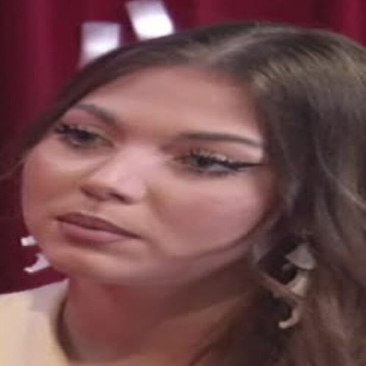 Nu o să vă vină să credeți ce a ieșit la iveală în camera roșie! Totul a explodat acum