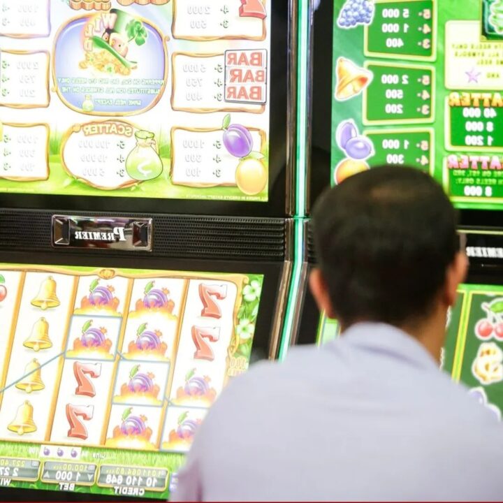 Ai păcănele la parterul blocului? Vezi ce se întâmplă cu ele în următoarele ore