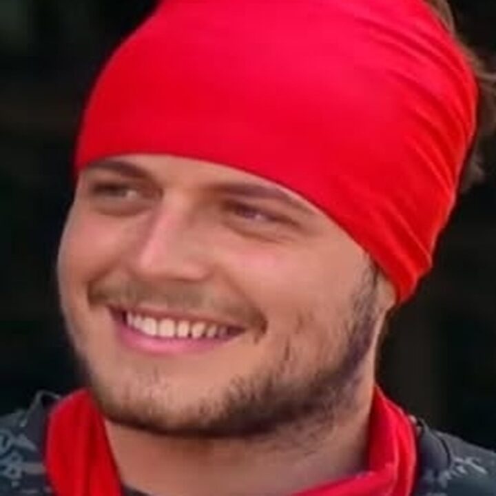 Vă spun sincer, nu mă așteptam la asta! Adevăratul motiv pentru care Aris stă îmbrăcat și în noroi