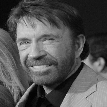 Primește toți banii! S-a aflat acum cine va primi toată averea lui Chuck Norris