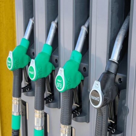 Ați verificat prețul la motorină azi? E oficial: s-a întâmplat minunea!