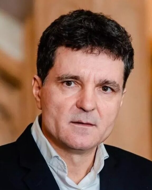 E oficial: S-a semnat demisia! Cine sunt noii miniștri care preiau puterea de azi