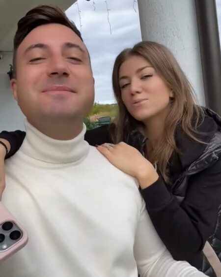 „Noi suntem datori să-l iubim!” Mesajul emoționant al lui Sanfira care a distras atenția de la despărțire.