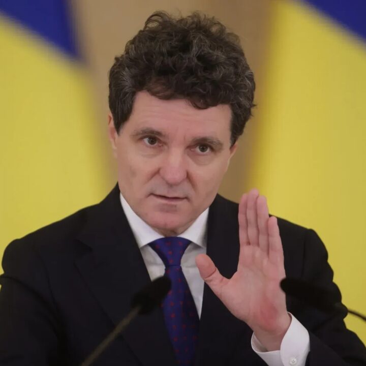 Nu îl mai susține pe Bolojan? Gestul incredibil făcut de Nicușor Dan în ...