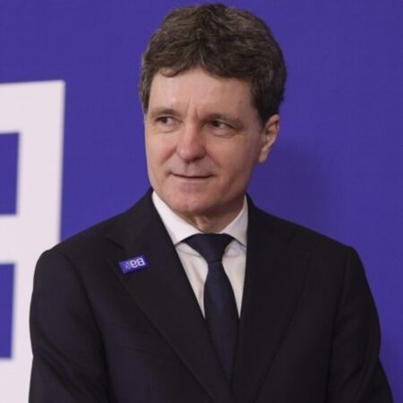 Cine este omul pe care pariorii îl văd premier! Conduce detașat în cursa pentru funcție