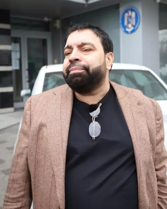 Florin Salam, bătut crunt într-un local din Capitală! Imaginea cu ochiul umflat care a încins internetul acum câteva minute