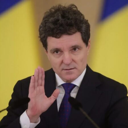 Te-ai întrebat cine vine în locul lui Bolojan? Ei bine, răspunsul nu o să-ți placă deloc.