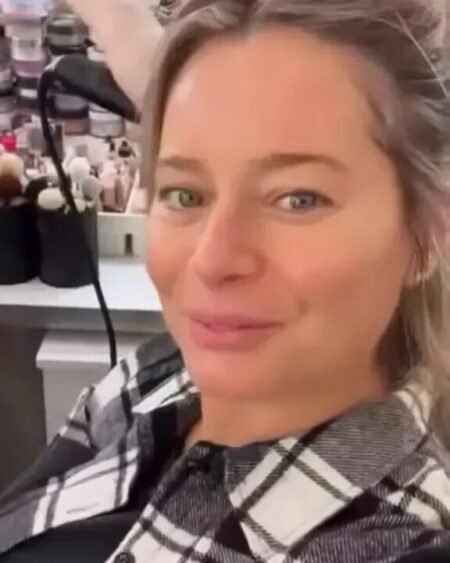 Laura Cosoi a răbufnit! Mesajul dur transmis celor care o asaltează în timpul sarcinii