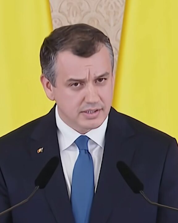 Un nou scandal cu bani publici: Statui, cărți și un prejudiciu uriaș