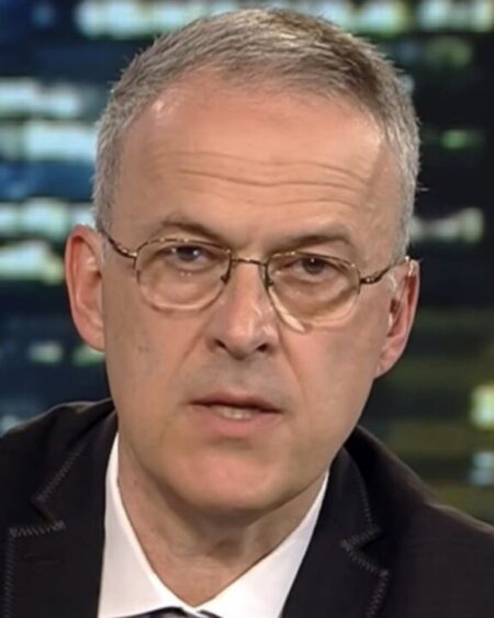 Răzvan Dumitrescu și-a anunțat demisia chiar în emisiune